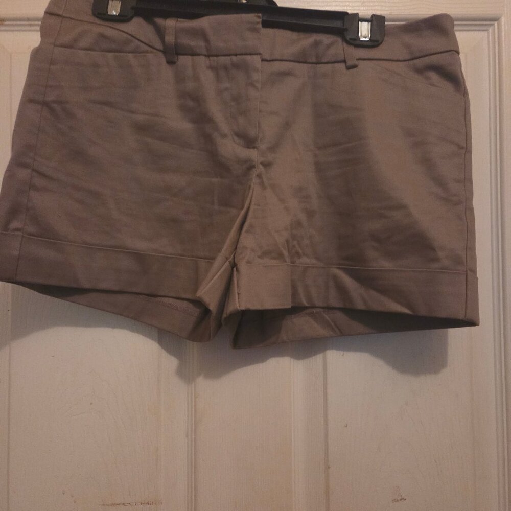 Mossimo Size 10 Fit 3 Shorts Brown